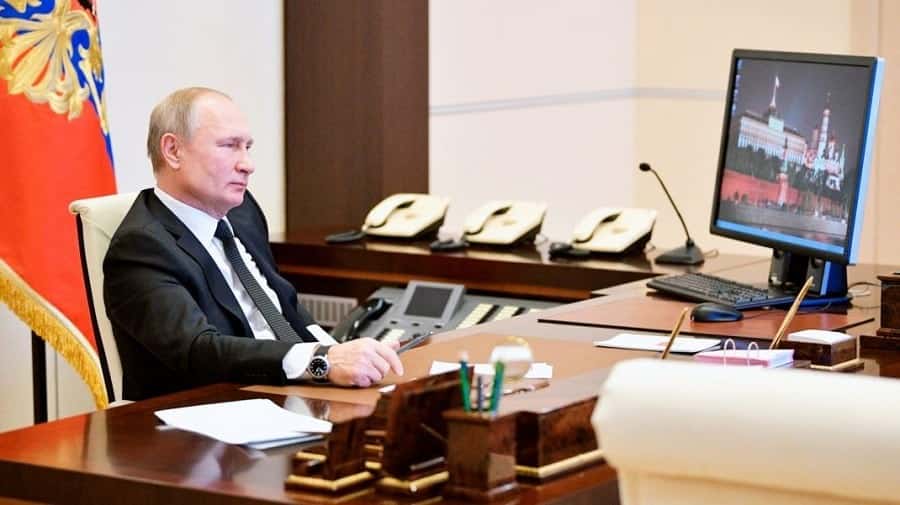 The President of Russia, Vladimir Putin, Still Uses Windows XP
