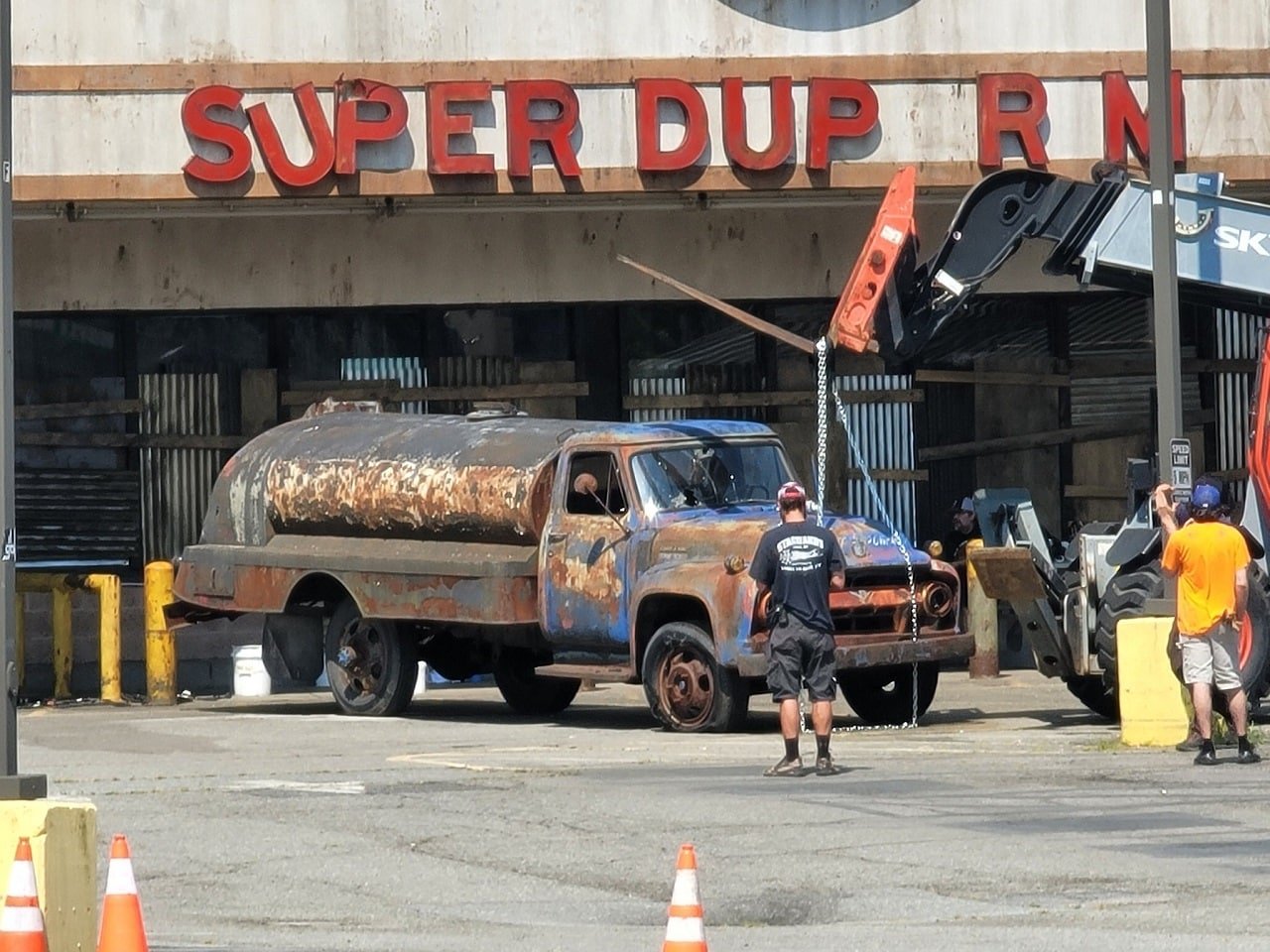 Fallout TV Series Amazon Prime Video Set Photos Super Duper Mart