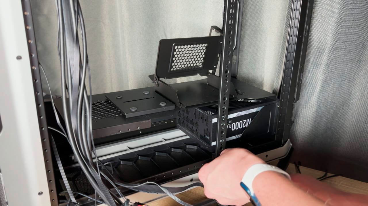 Cooler Master Cosmos C700M