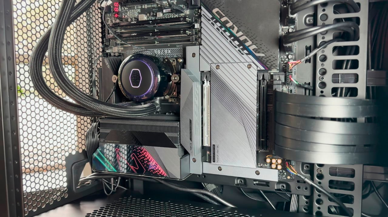 Cooler Master Cosmos C700M