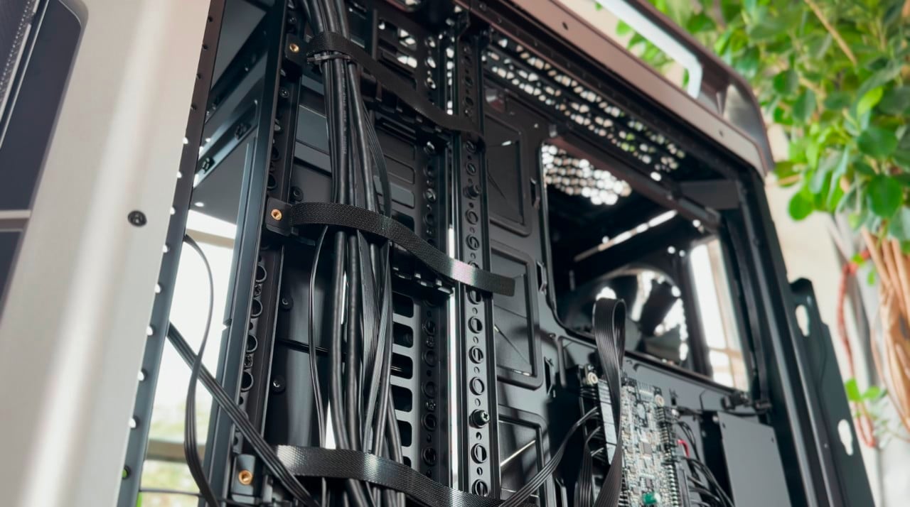 Cooler Master Cosmos C700M