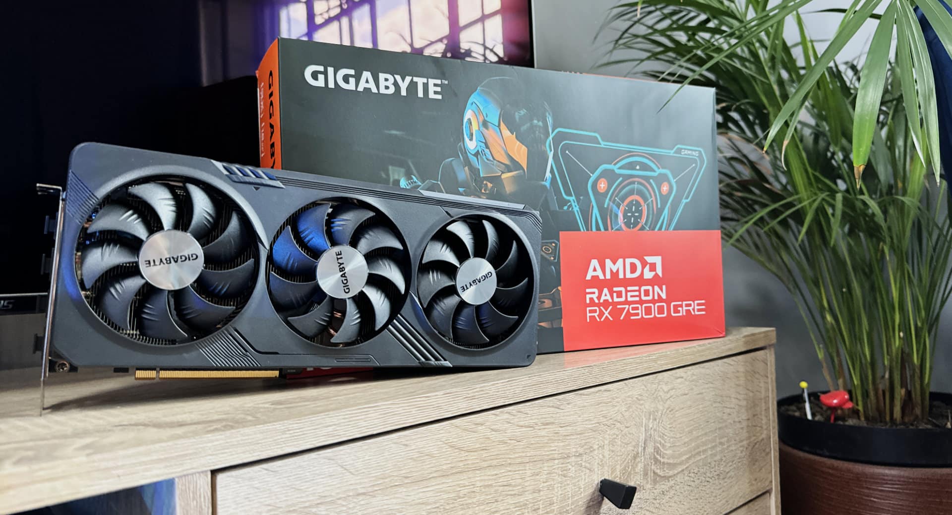 Gigabyte AMD Radeon RX 7900 GRE Gaming OC